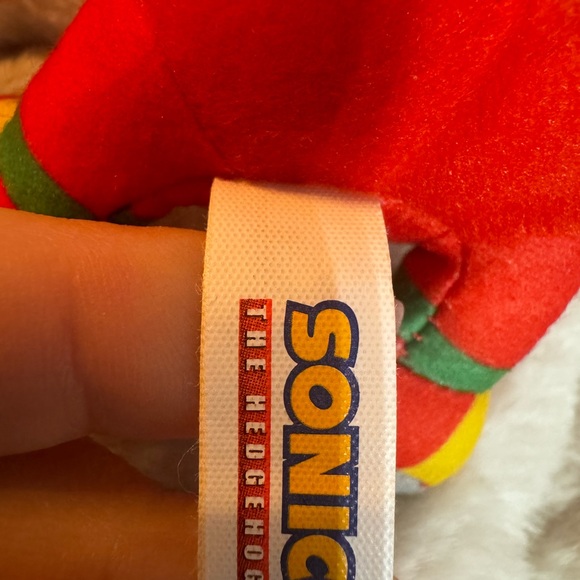 Knuckles from Sonic the Hedgehog - Picture 2 of 4